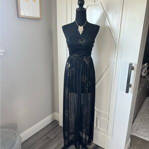 💕Black and Gold strapless Maxi w/ open back